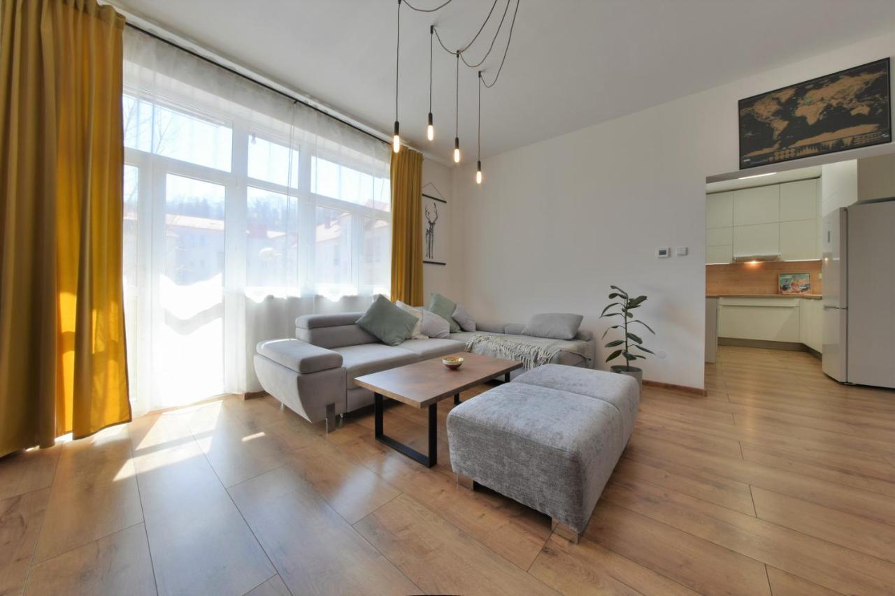 Big 75M2 Next To Opera Building In Direct Centrum, Air-Conditioned, Balcony, 24H Self Checking 반스카비스트리카 외부 사진