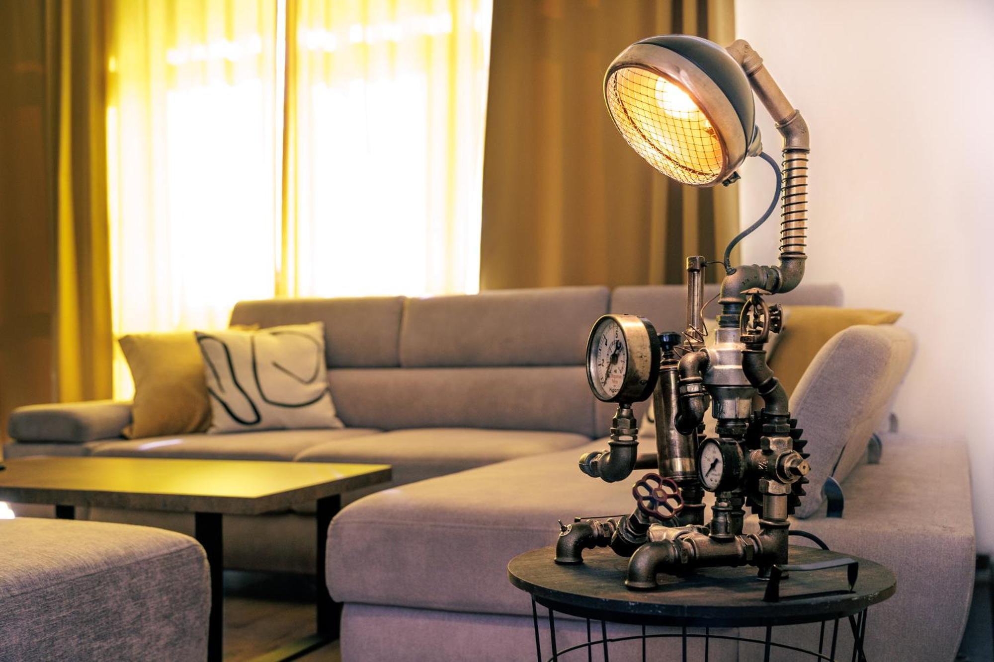 Big 75M2 Next To Opera Building In Direct Centrum, Air-Conditioned, Balcony, 24H Self Checking 반스카비스트리카 외부 사진